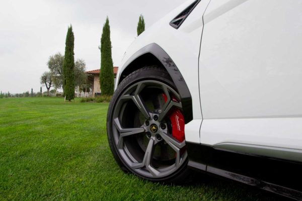 Rent Lamborghini Urus in Cannes