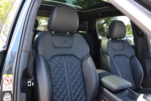 Rent Audi SQ7 7 Seats